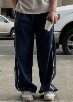 Trackpants Unisex fit M vintage retro style rainpants, merk: Vintage Dressing, staat: Heel goed, maat: W31 | FR 40, € 13,00, € 14,35 inclusief Kopersbescherming