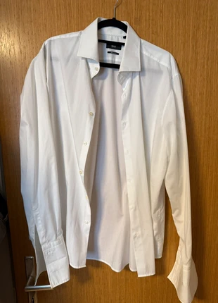 Weißes Boss Hemd, marke: Boss, zustand: Sehr gut, größe: XXL, 15,00 €, 16,45 € inklusive Vinted-Käuferschutz