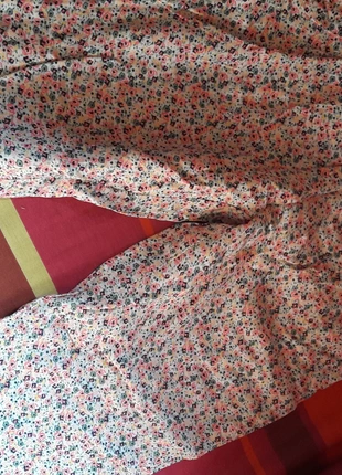 calças ligeiras de primaveira floridas, marque: Kiabi, état: Très bon état, taille: 6 ans / 116 cm, 2,00 €, 2,80 € Protection acheteurs incluse