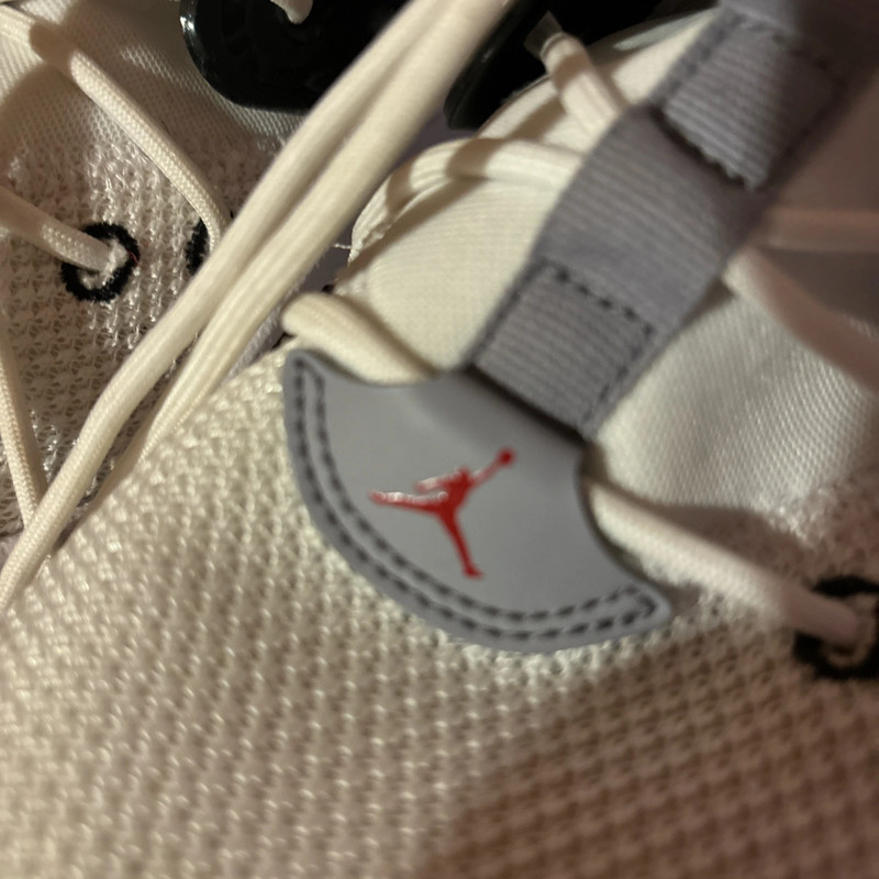 White Nike Jordan’s 3