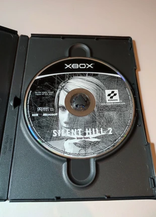 Silent Hill 2 en Loose - Xbox 1ère Génération, staat: Heel goed, € 19,90, € 21,60 inclusief Kopersbescherming