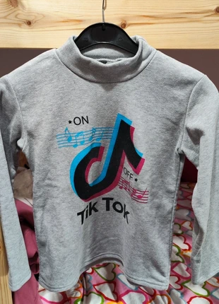 Camisola Cardada Tik Tok 10 anos, estado: Bom, tamanho: 10 anos / 140 cm, €1.50, €2.28 inclui Proteção do Comprador