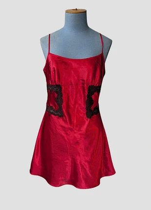 Nuisette satinée rouge - Misshelen - Taille 38/40 - Très bon état !, marca: misshelen, estado: Muito bom, tamanho: M / 38 / 10, €4.00, €4.90 inclui Proteção do Comprador