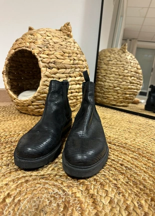 Bottine en cuir 40, marque: Noir, état: Bon état, taille: 40, 3,00 €, 3,85 € Protection acheteurs incluse