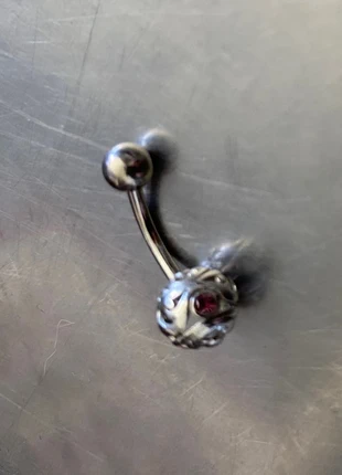 Piercing nombril tribal strass violet, brand: Boutique Parisienne, condizioni: Nuovo senza cartellino, €10.00, €11.20 include la Protezione acquisti