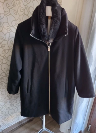 Cappotto -piumino 52 It collo removibile in ecopelliccia, brand: Oltre, condizioni: Ottime, taglia: 4XL / IT 52 / EU 48, €40.00, €42.70 include la Protezione acquisti