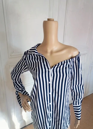 Chemise Prettylittlething 36 asymétrique bleu blanc rayures, marque: PrettyLittleThing, état: Très bon état, taille: S / 36 / 8, 4,00 €, 4,90 € Protection acheteurs (Pro) incluse