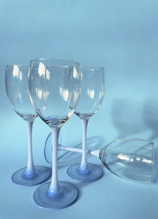 4 verres à vin Arcopal eighties, marque: Vintage Dressing, état: Très bon état, 16,00 €, 17,50 € Protection acheteurs (Pro) incluse