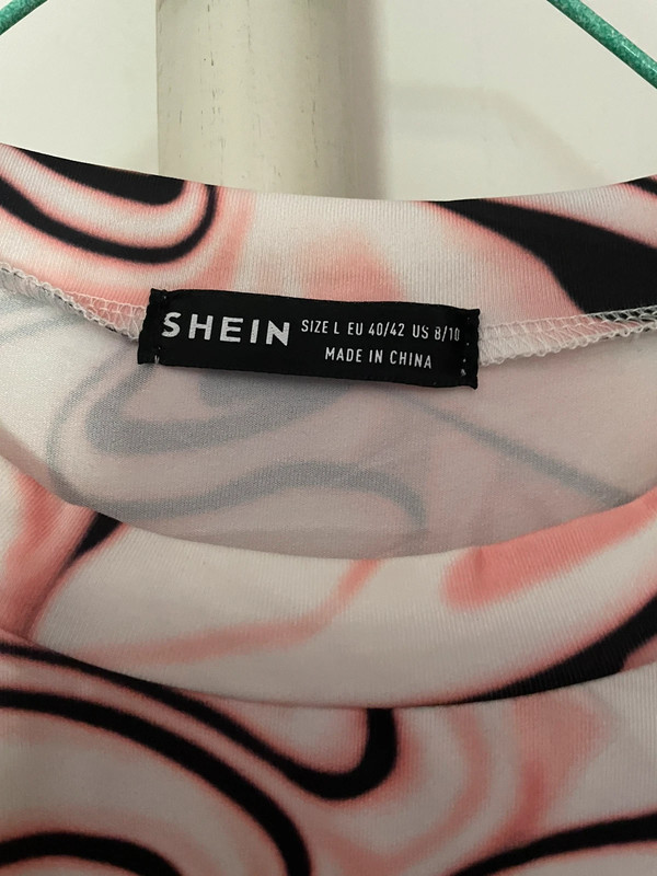 Crop top à motif rose Shein 3