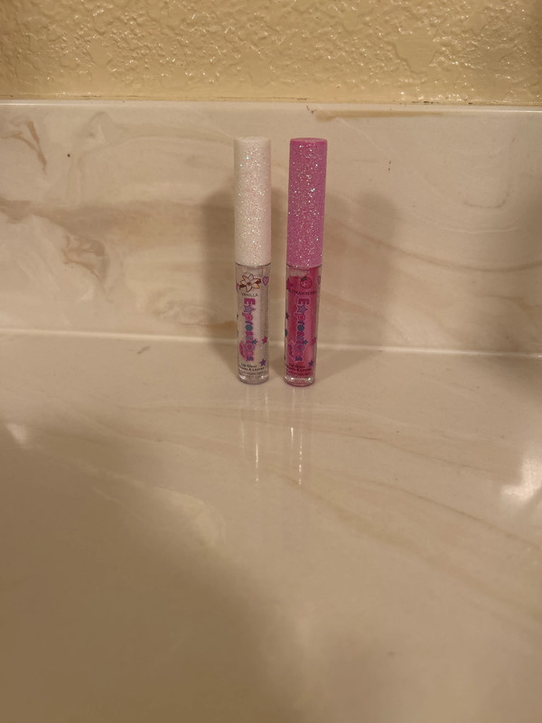 Vanilla and Strawberry Expressions lip gloss 2