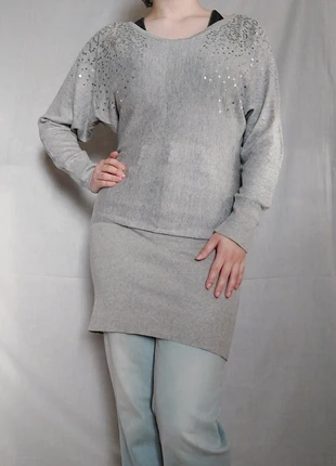 Vestido curto em mslha cinzenta com lantejoulas nos ombros e manga morcego vintage da La Redoute, marca: La Redoute, estado: Muito bom, tamanho: M / 38 / 10, €1.00, €1.75 inclui Proteção do Comprador