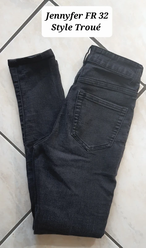 Jean noir troué Jennyfer 32