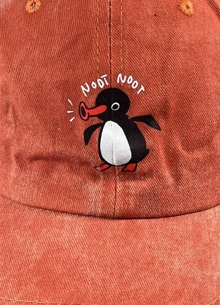 Cappello arancione con pinguino ricamato, merk: vintage pinguino, staat: Heel goed, maat: Universele maat, € 17,00, € 18,55 inclusief Kopersbescherming