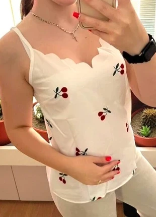 Débardeur blanc à cerises - Femme - Taille S, marke: CHIC, zustand: Sehr gut, größe: S / 36 / 8, 9,00 €, 10,15 € beinhaltet Vinted-Käuferschutz Pro