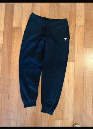 Pantaloni lana Neri Guess taglia m, brand: GUESS, condizioni: Ottime, taglia: M / IT 42 / EU 38, €15.00, €16.45 include la Protezione acquisti