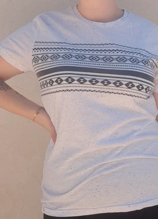 Tee-shirt , marke: Primark, zustand: Sehr gut, größe: L / 40 / 12, 2,00 €, 2,80 € inklusive Vinted-Käuferschutz