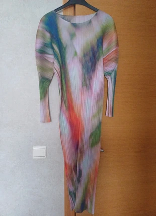 Issey Miyake Pleats Please jurk maat 3, merk: Pleats Please Issey Miyake, staat: Nieuw met prijskaartje, maat: S / 36 / 8, € 475,00, € 499,45 inclusief Kopersbescherming