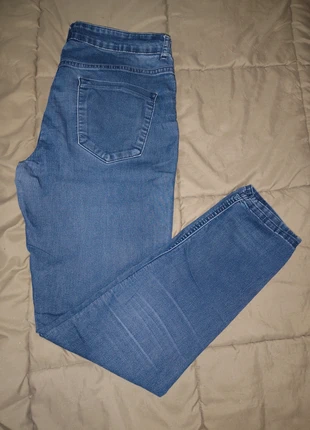 Jean taille 42 : votre nouveau meilleur ami, plus fidèle qu'un chien ! 🐕, merk: Kiabi, staat: Heel goed, maat: XL / 42 / 14, € 8,00, € 9,10 inclusief Kopersbescherming