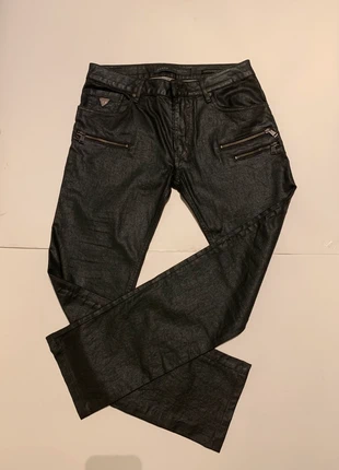 Guess Leather-Look Skinny Jeans Men’s – Black – Size 32, marke: GUESS, zustand: Neu, größe: W23 | DE 38, 6,00 €, 7,00 € inklusive Vinted-Käuferschutz