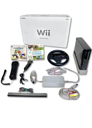 Nintendo Wii console nera, completa di cavi, 2 giochi e box originale, brand: Nintendo, condizioni: Ottime, €69.00, €73.15 include la Protezione acquisti
