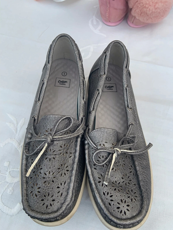 Cotton Traders silver grey woman loafers - Vinted