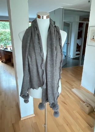 Schal mit flauschigen Puscheln, marca: sonstige, estado: Muy bueno, 5,00 €, 5,95 € Protección al comprador incluida