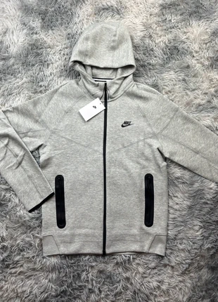 Gilet Nike Tech Gris Taille L, marke: Nike, zustand: Neu, mit Etikett, größe: L, 84,99 €, 89,94 € inklusive Vinted-Käuferschutz