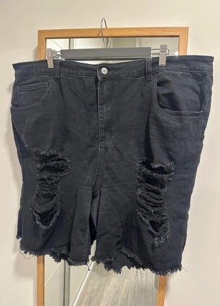 Short vaquero negro con rotos – Talla 50, marque: Local, état: Très bon état, taille: 5XL / 50 / 22, 14,00 €, 15,40 € Protection acheteurs incluse