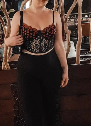 Bustier dentelle noir et broderies rouges, marca: Shein, estado: Muito bom, tamanho: M / 38 / 10, €5.00, €5.95 inclui Proteção do Comprador