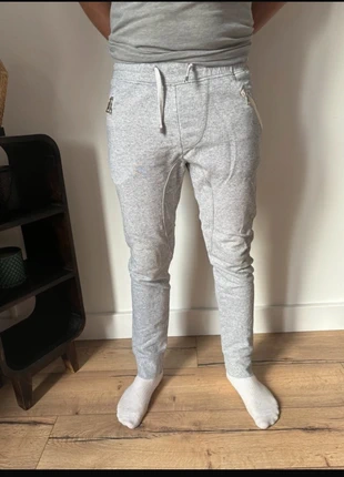 Jogging Sandro, marque: Sandro, état: Très bon état, taille: S, 19,00 €, 20,65 € Protection acheteurs incluse