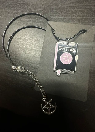 💫 Collier book sorcière 🌙, zustand: Neu, 4,40 €, 5,32 € inklusive Vinted-Käuferschutz