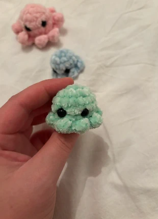 2 mini poulpes, merk: Fait Main, staat: Nieuw met prijskaartje, maat: XS, € 4,00, € 4,90 inclusief Kopersbescherming