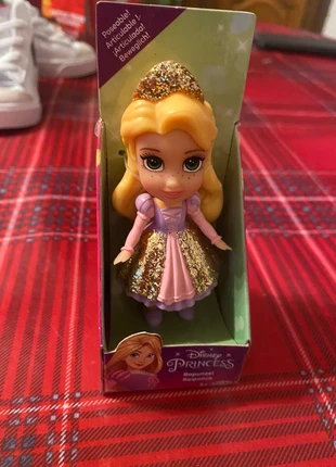 Figurine répence, marke: Disney, zustand: Neu, mit Etikett, größe: 4 Jahre / 104, 7,00 €, 8,05 € inklusive Vinted-Käuferschutz