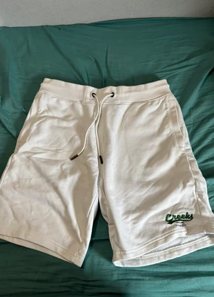 Short Creeks, marque: Creeks, état: Neuf sans étiquette, taille: L, 5,00 €, 5,95 € Protection acheteurs incluse