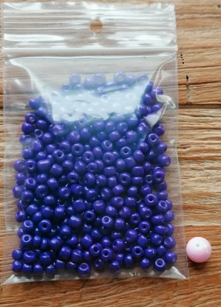 Rocailles dark purple 4mm-25, merk: Purple, staat: Heel goed, € 1,90, € 2,70 inclusief Kopersbescherming