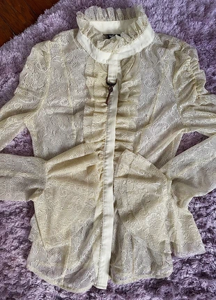 Romantic goth shirt with lace details, marque: Alchemy Gothic, état: Très bon état, taille: XS / 34 / 6, 20,00 €, 21,70 € Protection acheteurs incluse