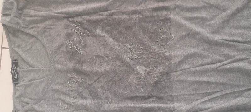 TShirt " cache cache" taille 3 - photo numéro 2