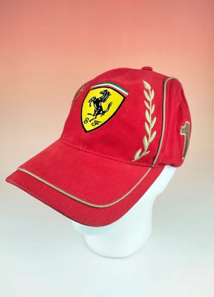 Casquette Ferrari vintage rouge et doré, brand: Ferrari, condition: Very good, size: One size, €29.00, €31.15 includes Buyer Protection