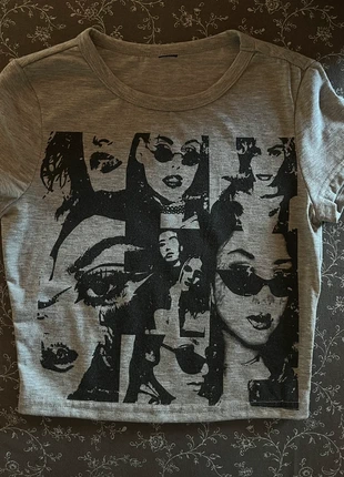 Grey tshirt - Baby tee graphic tshirt, marque: Vintage Dressing, état: Neuf sans étiquette, taille: XS / 34 / 6, 5,00 €, 5,95 € Protection acheteurs incluse