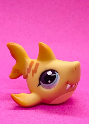LPS G7 requin jaune, marke: Littlest Pet Shop, zustand: Sehr gut, 3,00 €, 3,85 € inklusive Vinted-Käuferschutz