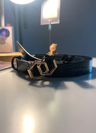 Ceinture femme effet crocrodile, marque: Je ne sais quoi, état: Neuf avec étiquette, taille: 90 cm, 6,00 €, 7,00 € Protection acheteurs incluse