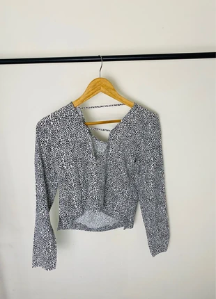 Haut other stories style léopard blanc taille 34/XS, marque: & Other Stories, état: Très bon état, taille: XS / 34 / 6, 9,00 €, 10,15 € Protection acheteurs incluse