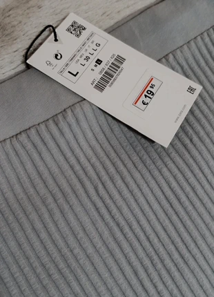 Falda larga-midi canalé azulgrisacea Zara/ Ribbed long-midi skirt/ Jupe mi-longue côtelée, merk: Zara, staat: Nieuw met prijskaartje, maat: L / 40 / 12, € 5,50, € 6,48 inclusief Kopersbescherming