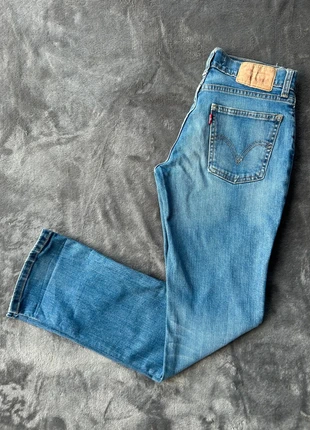 4. Jean Levi’s 10528 Straight femme taille 36 ou W28 L30 – Coupe Droite Mi-Haute, brand: Levi's, condizioni: Ottime, taglia: S / IT 40 / EU 36, €17.90, €19.50 include la Protezione acquisti
