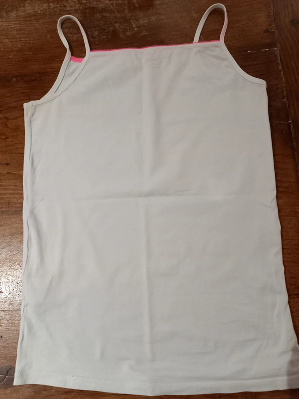 Tee shirt a petite bretelle Vinted