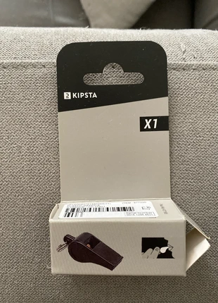 Siffler plastique, merk: Kipsta, staat: Heel goed, € 2,00, € 2,80 inclusief Kopersbescherming