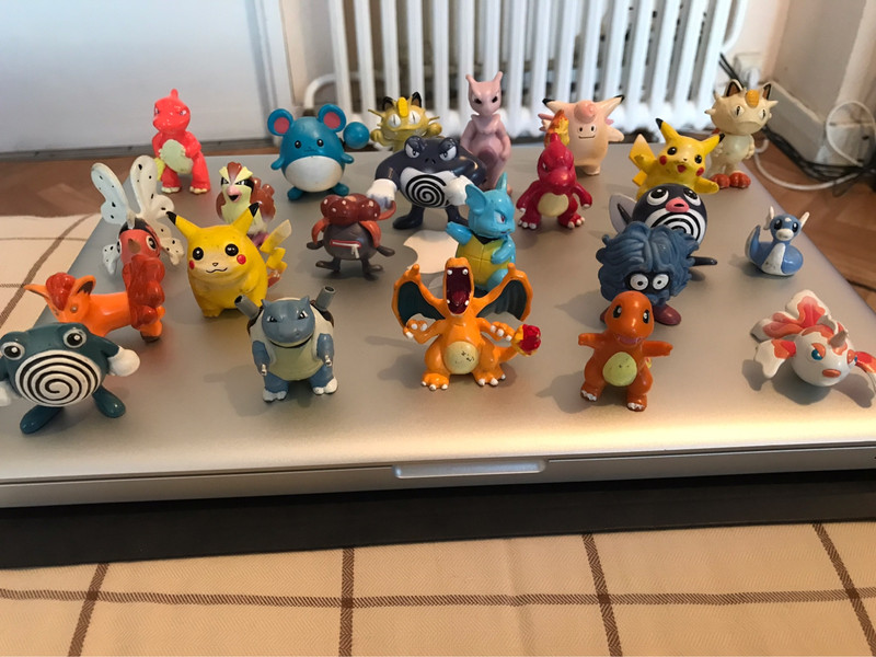Lot de figurines Pokémon rare collection authentique