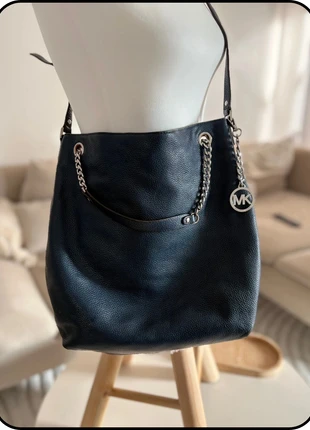 Sac Hobo/Seau Michael Kors Cuir Grainé Bleu Marine Chaîne Argentée, marke: Michael Kors, zustand: Sehr gut, 35,00 €, 37,45 € beinhaltet Vinted-Käuferschutz Pro