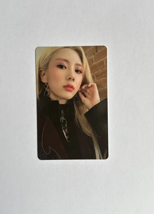 Yoohyeon dystopia the tree of language photocard 1, condition: Very good, €10.00, €11.20 includes Buyer Protection