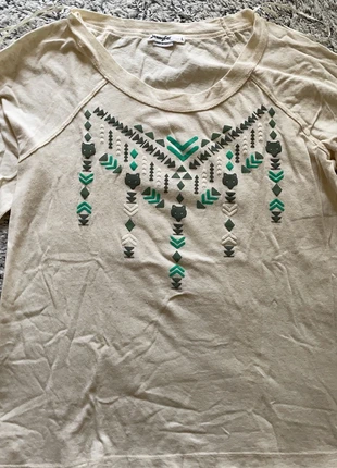 Teeshirt écru , marke: Jennyfer, zustand: Sehr gut, größe: L / 40 / 12, 1,00 €, 1,75 € inklusive Vinted-Käuferschutz